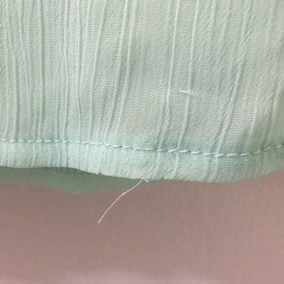 🌸Mint green blouse - Picture 5 of 6